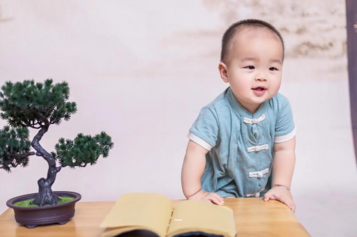 曹县宝宝爱吐奶是什么原因